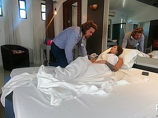 Super hot patient bangs doctor in hospital room