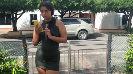 I fuck my girlfriend secretly in the bathroom of the FAMILY pool